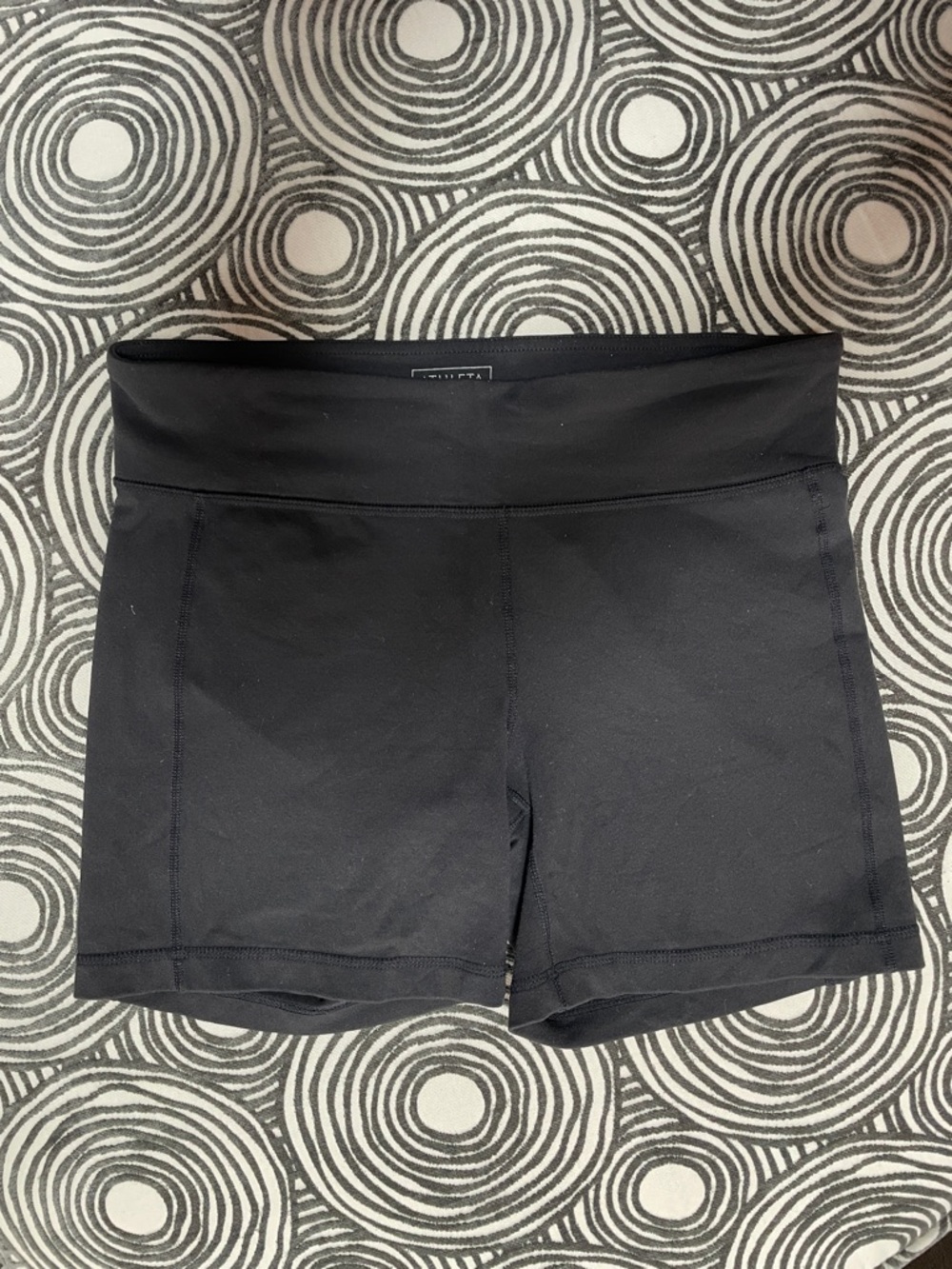EUC! ATHLETA Black Mid-Rise Bike Shorts Small 5” inseam (no sign of wear)